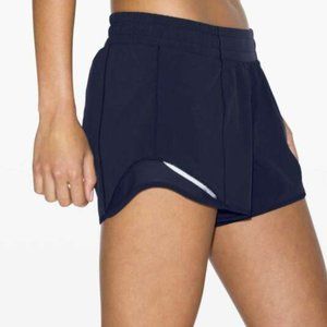 Navy Hotty Hot 4in Shorts size 6!
